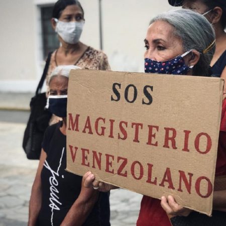 Docentes viven en condiciones infrahumanas, denuncian exdiputados opositores