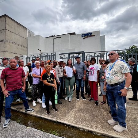 Protesta pacífica de jubilados de Cantv en La Esmeralda - San Diego