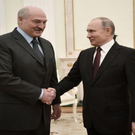 Lukashenko afirma que Putin le garantizó ayuda en materia de seguridad