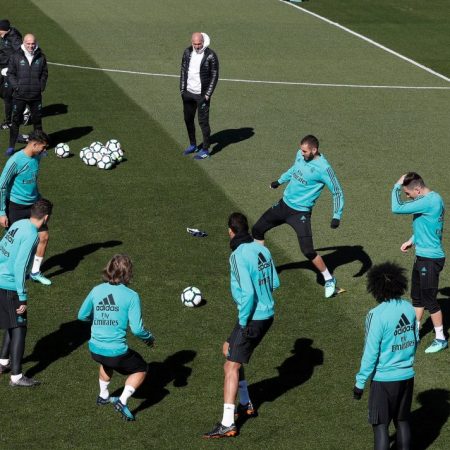 Real Madrid tratará de sortear el choque ante Las Palmas con múltiples variantes./Foto: EFE