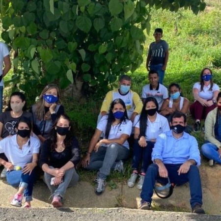 Familiares esperan liberación de presos políticos en la cárcel de Ramo Verde. (Foto Cortesía Caraota Digital)