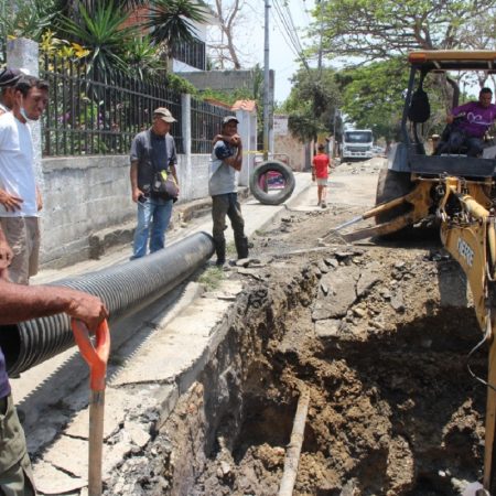 Alcaldía de Naguanagua e Hidrocentro sustituyeron tubería de aguas servidas en avenida Valmore Rodríguez . Foto prensa Alcaldía de Naguanagua