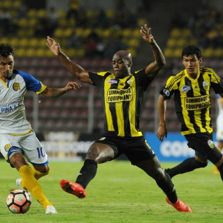 Deportivo Táchira no pudo darle vuelta al resultado del partido de ida y se despidió del torneo continental/ Foto: AFP