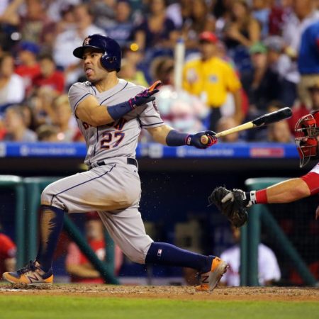 José Altuve sigue caliente con el madero y llegó a 17 juegos corridos conectando de hit./Foto: AFP