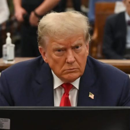 Abogados de Trump comparan su posible inhabilitación con la de Machado en Venezuela