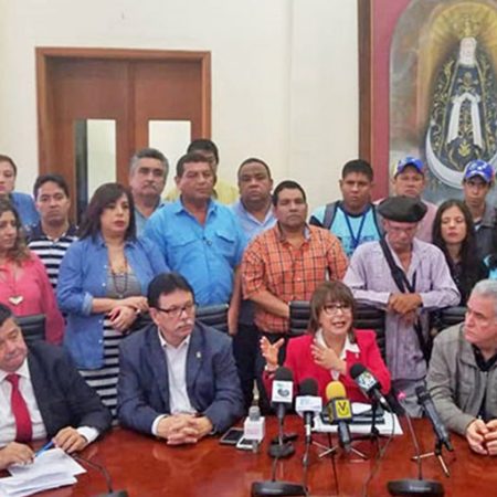 UC en pleno exigió a Lacava que cumpla su responsabilidad. Foto Tiempo Universitario