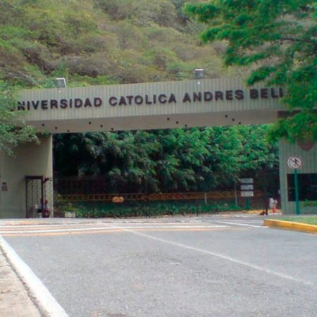 La UCAB inauguró su feria del libro con invitados de España