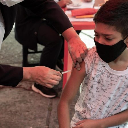 Min.Salud refuerza la vacunación infantil en 5 mil centros en Semana Santa