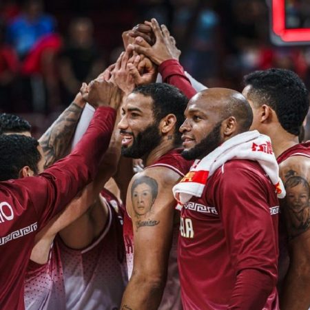 Jugadores de la selección venezolana de baloncesto. / Foto: @FIBA
