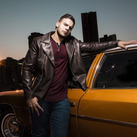 El artista venezolano Victor Carruyo