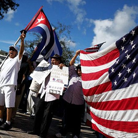 Cuba y EE.UU. han acelerado la firma de convenios y visitas bilaterales para avanzar al máximo en el proceso de deshielo antes de que Trump llegue a la Casa Blanca. (Foto Referencial)