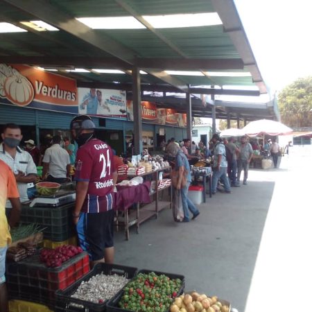 Leve reducción de precios y repunte de compradores en mercados de la Gran Valencia