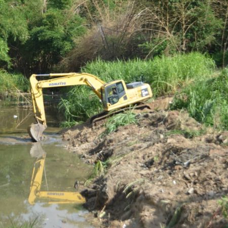 Alcaldía de Naguanagua continúa limpieza y dragado del río Cabriales en Los Guayabitos