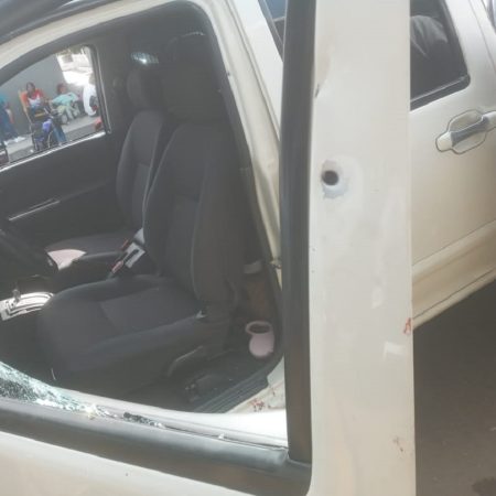 Cinco impactos de bala recibió conductor que transitaba por la Morón-San Felipe