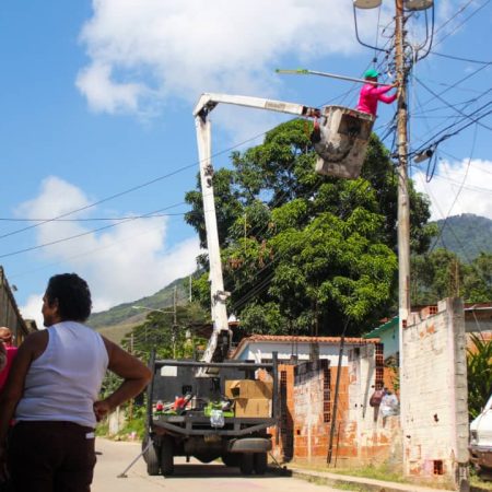 Rehabilitado alumbrado público de sectores Samanes Triunfo, Coromoto y Los Próceres de Naguanagua