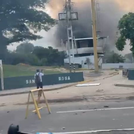 Manifestantes en Santa Rosa lograron expulsar a policías represores