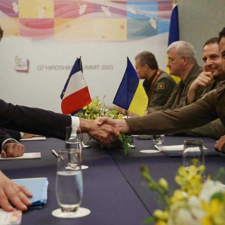 Los mandatarios de Francia y Ucrania (Foto RTV.es)