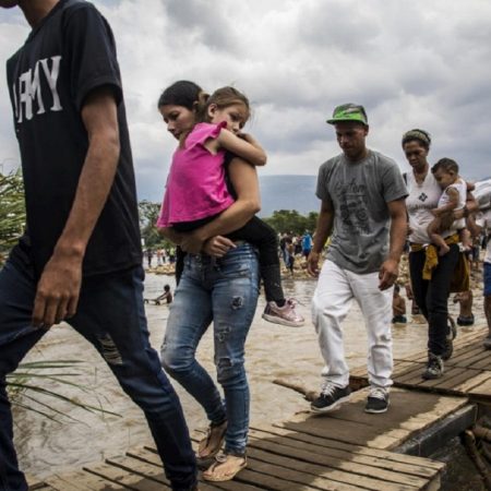 los caminantes que arriban a la frontera para migrar por los caminos verdes. Foto cortesía ACNUR