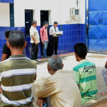 Familiares en la morgue esperan entrega de sus deudos  Foto Angel Chacón