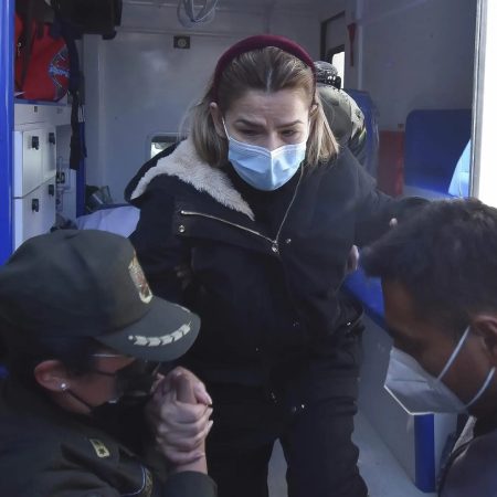 Un tribunal decide que uno de los procesos contra Áñez pase a juicio especial