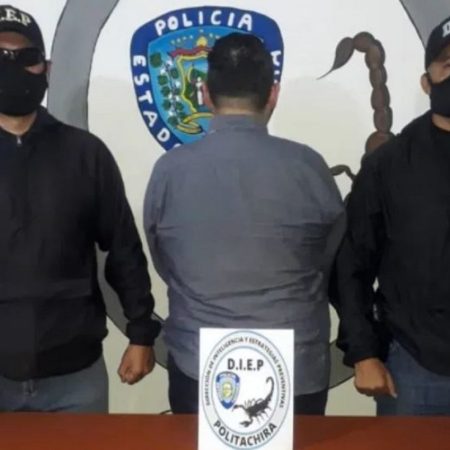 Por presunta forja de documentos quedó arrestado un exfuncionario del MP