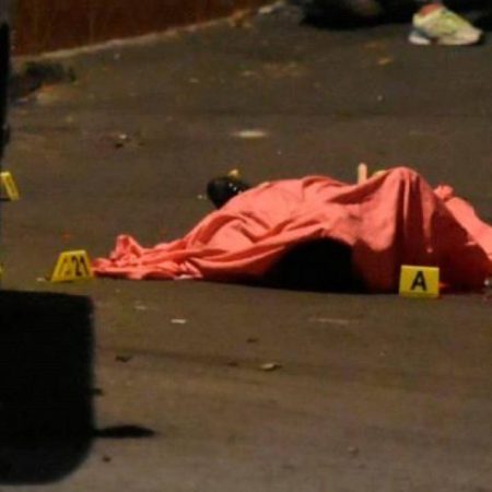 Aumenta a 56 el número de muertos en sismo de Indonesia