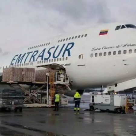 Oficialismo reitera su reclamo por avión retenido en Argentina hace cinco meses