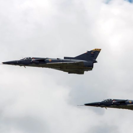 Gobierno colombiano cancela compra de aviones de combate para la Fuerza Aérea
