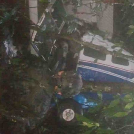Recuperan los cuerpos de las tres víctimas mortales de un accidente aéreo en Colombia