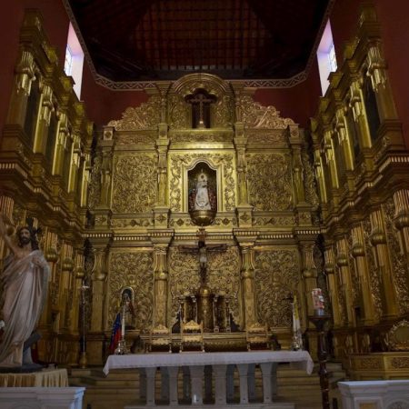 Fotografía que muestra la iglesia Nuestra Señora de La Candelaria el 21 de abril de 2021, lugar donde reposan los restos de José Gregorio Hernández, en Caracas (Venezuela). EFE