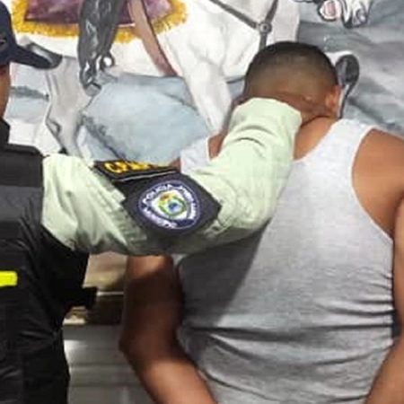 Policía de Puerto Cabello detuvo a sujeto que acosaba a unas adolescentes en Playa Sonrisa