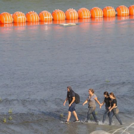 Hallado cuerpo sin vida en la nueva barrera antimigrantes del Río Bravo