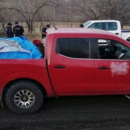 Hallan camioneta abandonada con 12 cadáveres en México