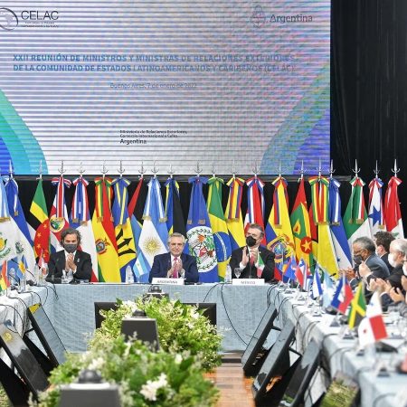 Democracia y recuperación económica serán ejes de las discusiones en la Celac
