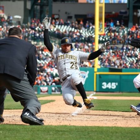 Francisco Cervelli tuvo una productiva jornada en el triunfo de los Piratas./Foto: AFP
