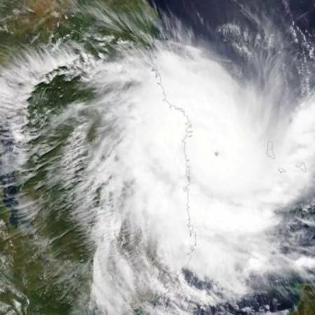 Unos 15 mil evacuados en el oeste de Birmania ante la llegada del ciclón Mocha