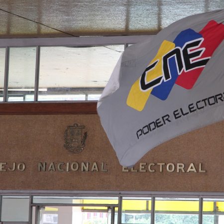 CNE anunció cambios de último minuto para las elecciones barinesas