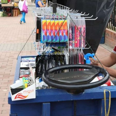 Comercio informal, principal fuente de empleo para venezolanos en Colombia
