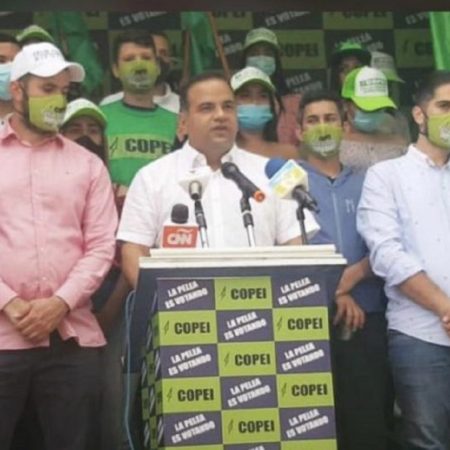 Falsifican taco de CNN en la rueda de prensa de los candidatos del partido Copei (Foto Cortesía El Nacional)