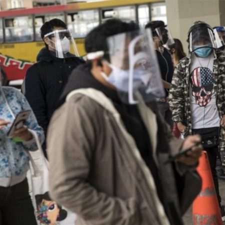 Perú supera los 384 mil casos de coronavirus y aplica parcial extensión de cuarentena