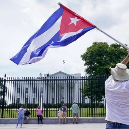 Biden esboza una política hacia Cuba más dura de lo esperado