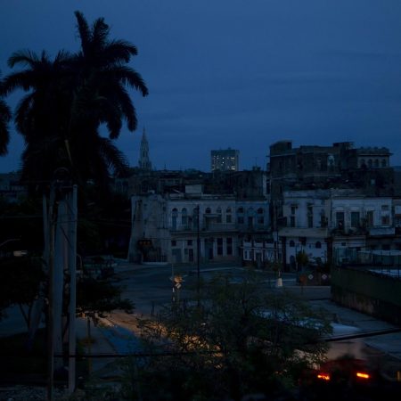 Una falla deja sin electricidad a cerca de la mitad de Cuba
