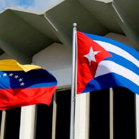 cuba-y-venezuela-banderas-nacionales-2019