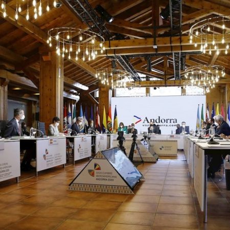Vista general durante la sesión plenaria de jefes de Estado y de Gobierno de Iberoamérica celebrada dentro del programa de la XXVII Cumbre Iberoamericana, este miércoles en Soldeu, Andorra. EFE