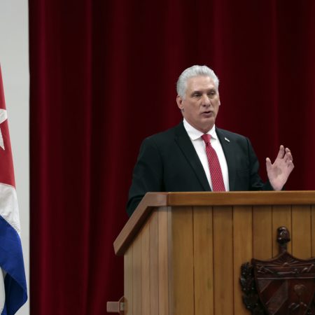 Díaz-Canel llega a Venezuela para la toma de posesión de la Presidencia