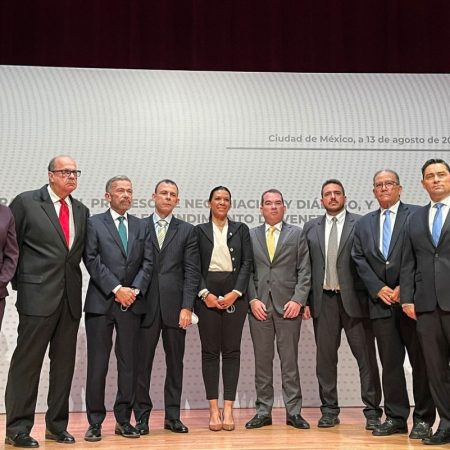 Delegados opositores se comprometen a lograr pacto de convivencia democrática