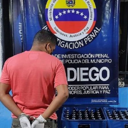 Aprehendido por vender alcohol de forma ilegal en San Diego