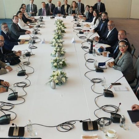 Desbloquear dinero en el extranjero para inversión social: uno de los objetivos del diálogo