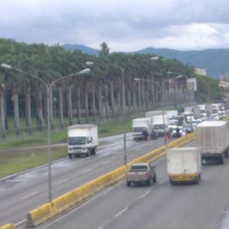 Así estuvo el cierre de vías durante segundo día de cuarentena radical en Carabobo (+Fotos)
