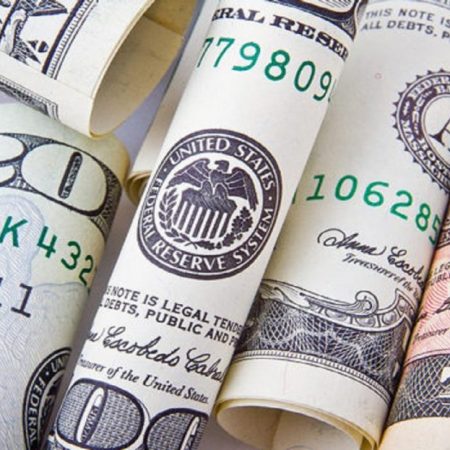 dolares-600x400-banca-2019